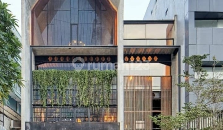 Jual Gedung/ Mini Building 3 Lt di Mega Kuningan Jakarta Selatan