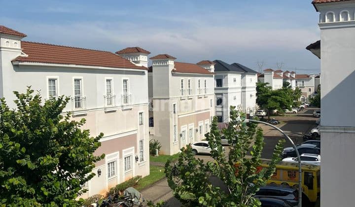 Dijual Rumah 3 Lantai Vanya Park B S D Tangerang Selatan