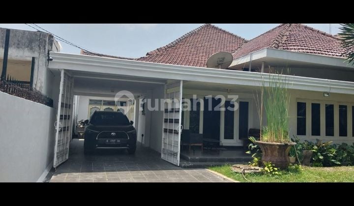 Menteng Mangunsarkoro: Strategis Dekat Rumah Wapres, Rumah Tua.