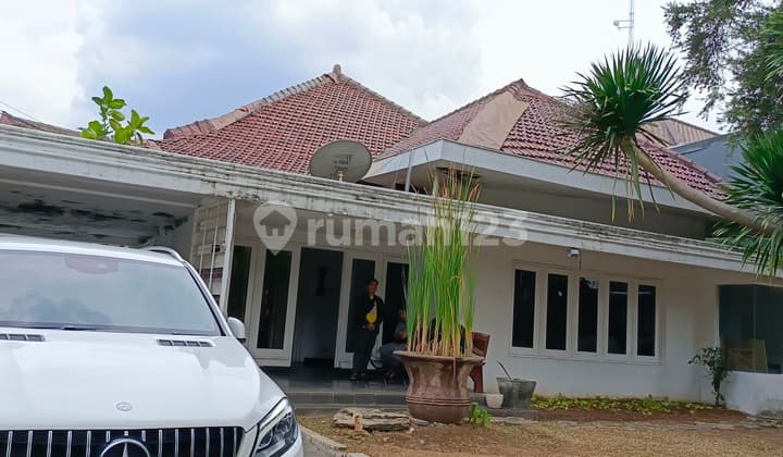 Rumah Menteng /Sewa-Bisa Buat Kindergarten School