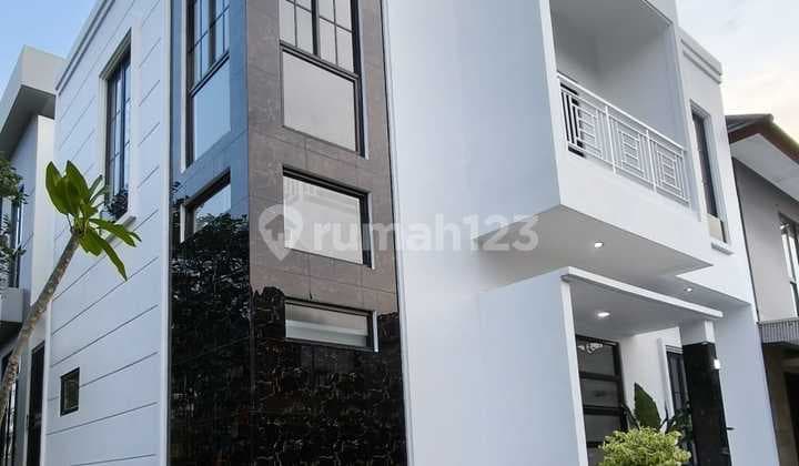 Rumah Baru Hoek Dekat Tol Siap Huni Gaya Modern Nusa Loka BSD