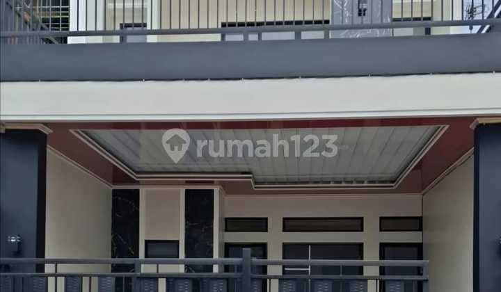 Rumah Modern Minimalis Baru Siap Huni Kawasan Villa Melati Mas