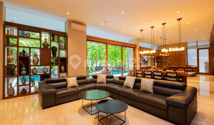 Luxurious Modern Tropical House For Lease Alam Sutera Area