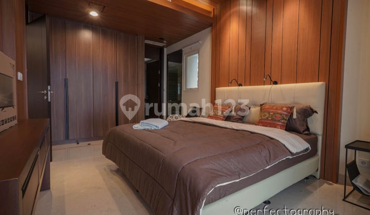Luxury 2 Bedroom Corner Apartment For Lease Pondok Indah Area