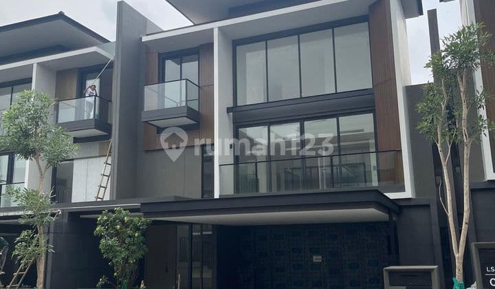 Rumah Mewah Brand New Siap Huni Ada Lift Laurel Nava Park Bsd