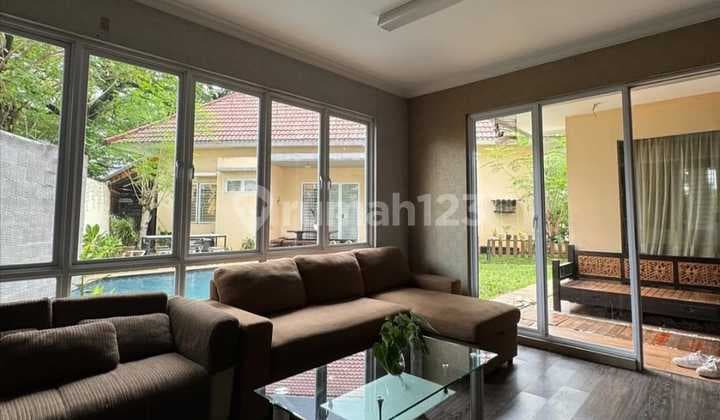 Rumah Mewah Modern Model Paviliun Dengan Kolam Renang De Latinos