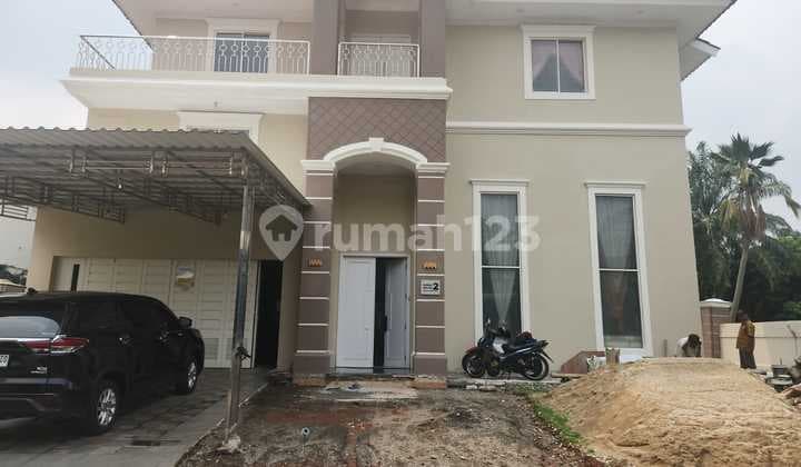 Jual Rumah Hoek 3 Lantai Kolam Renang Beverly Golf Lippo Karawaci