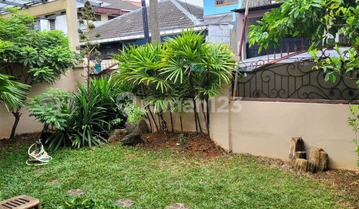 Dijual rumah bangunan lama masih siap huni dicempaka putih tengah