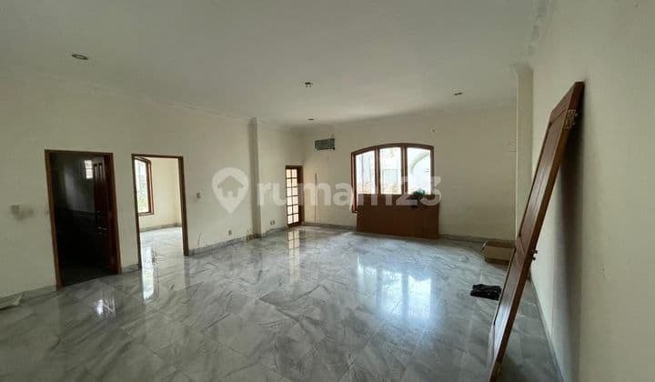 Dijuak rumah siap huni sudah renovasi dipuri cinere