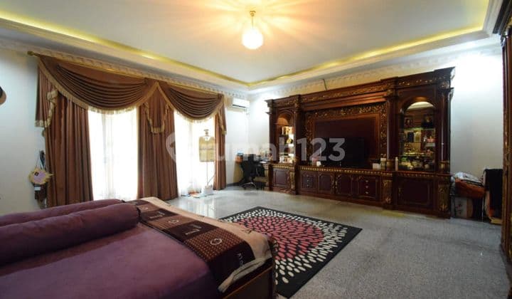 For sale: nice cheap luxury house in Pancoran, South Jakarta