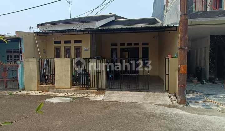 Dekat Stasiun Lrt Rumah Di Cikunir