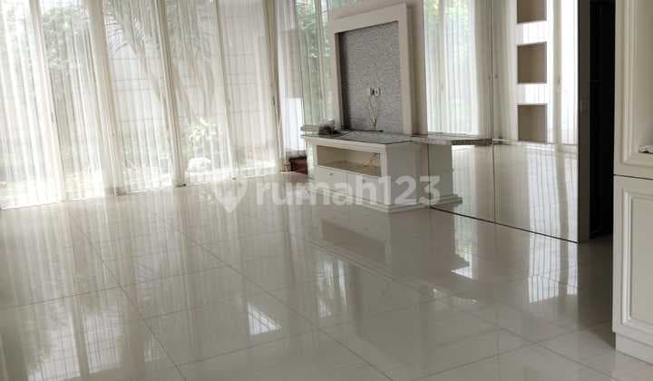 Rumah 2 Lantai Bagus di Perumahan Pakuwon Indah Laris Ville