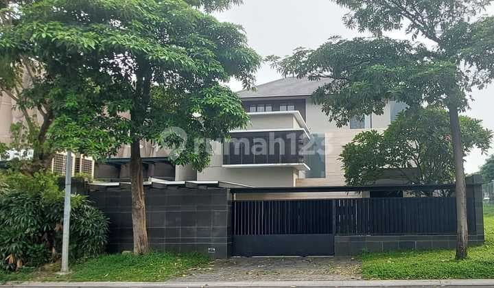 Rumah 2 Lantai Bagus HGB di Citraland Boulevard Super Strategis