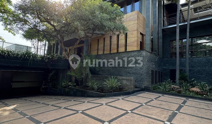 Rumah 2 Lantai Bagus di Citraland Bukit Telaga Golf
