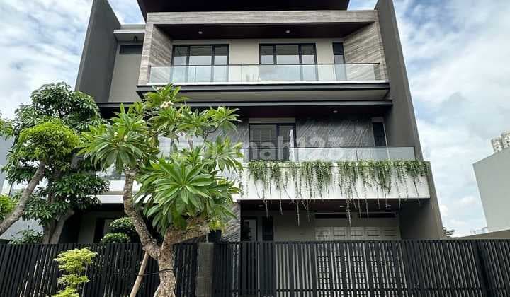 Rumah 3 Lantai Baru Minimalis di Citraland North Emerald Manison