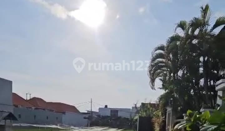 Freehold - Prime 300 sqm Residential Land with Rice Field View, Walking Distance to the Beach in Canggu, Bali