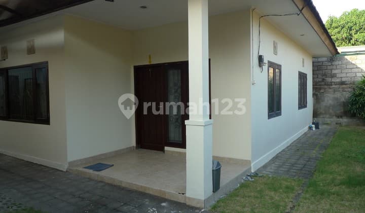 Freehold - 2-Bedroom House in Pemogan, Denpasar - Near Kuta, Mall Bali Galeria, and Ngurah Rai Airport