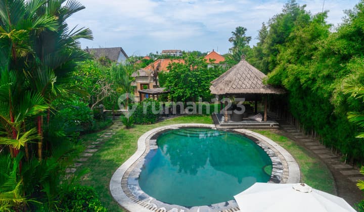 Leasehold - Tropical Estate With Huge Garden - Walking Distance To Berawa Beach, Canggu, Bali