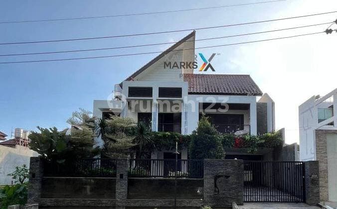 Rumah Modern Mewah Lokasi Strategis di Poros Jalan Dieng Malang