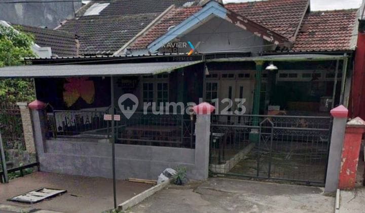 Price Dropped Another 400M, Need Quick Sale: Strategic Ex-Cafe House for Sale on Ki Ageng Gribig Main Road, Kedungkandang, Malang
