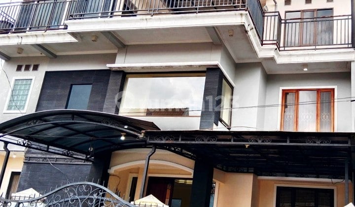 Murah Villa Luas + 360Deg View Pegunungan & Kota di Punten, Batu