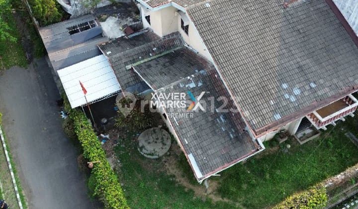 Rumah Klasik 2 Lantai Posisi Hook di Daerah Gunung - Gunung, Kota Malang