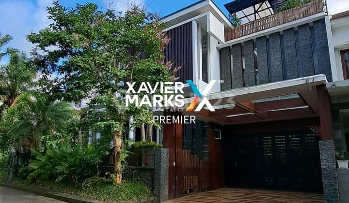 Luxury 2.5-Storey House - Semi-Furnishedon Boulevard / Main Road - Hook Positionlocation: Permata Jingga Housing