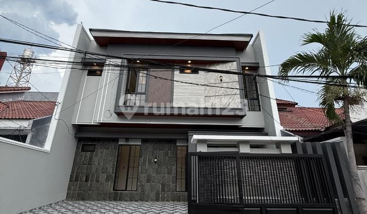 Selling 10-Meter Wide House, Excellent Value, Safe, Manyar, East Surabaya, 132
