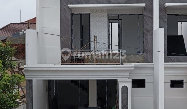 Rumah American Classic Mewah Araya 2 Surabaya Timur Vg 258