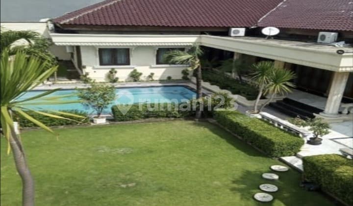 For Sale: Classic House in Jemur Andayani with Swimming Pool CN 72