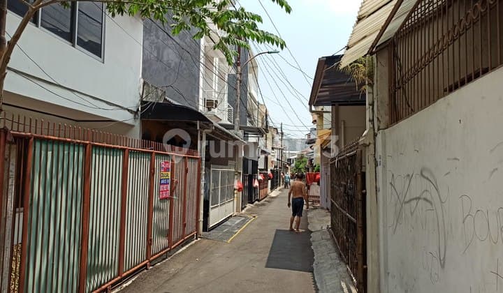 Rumah Lokasi Strategis, Dekat Akses Toll Dan Mall