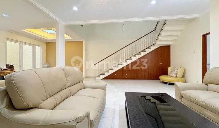 Rumah Rapih Siap Huni di Cluster Madrid Modernland