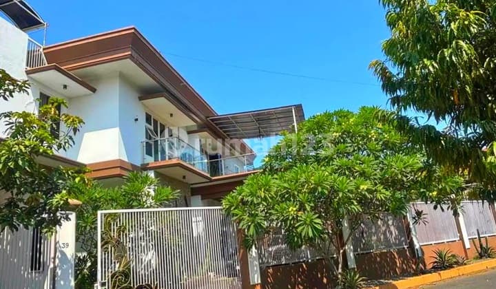 Nginden Intan Barat Hook Surabaya Timur Untag