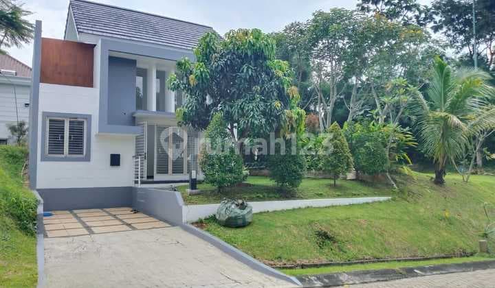 Rumah Posisi Hook di Jalan Boulevard Cluster Rancamaya Golf