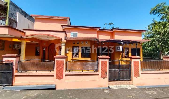 Rumah Tanah Hook Bangunan 1.5 Lantai di Taman Pagelaran Bogor