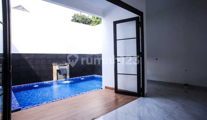 Rumah Brand New dengan Swimming Pool di Bintaro Jakarta Selatan