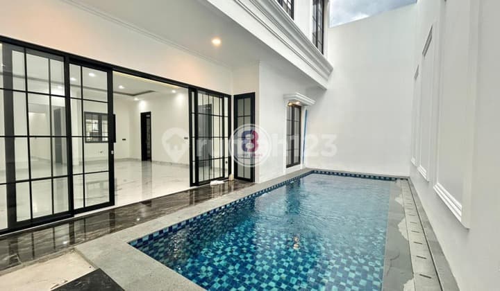 Rumah American Classic Dekat Jakarta Selatan- Siap Huni