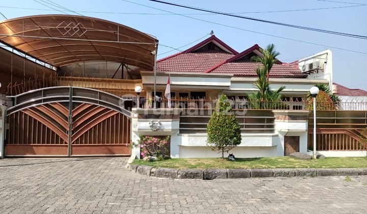 TURUN HARGA!!!! Dijual rumah siap pakai terawat baik semi furnished di puri anjasmoro