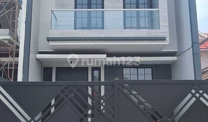 On Progess Rumah Manyar Kertoadi Surabaya Ready Nov '25