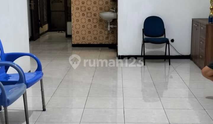 Wisma Mukti Surabaya, Row Jln 2 Mobil Sirkulasi Udara Bagus