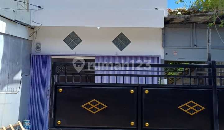 Dijual/Sewa Rumah Siap Huni Semi Furnished Berlokasi Strategis Dekat Supermarket dan Rumah Sakit di Jl. Sungai Raya Dalam