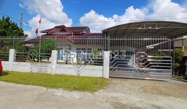 Rumah Mewah 1½ Lantai Siap Huni Kota Pontianak Di Jl. Soeprapto 2