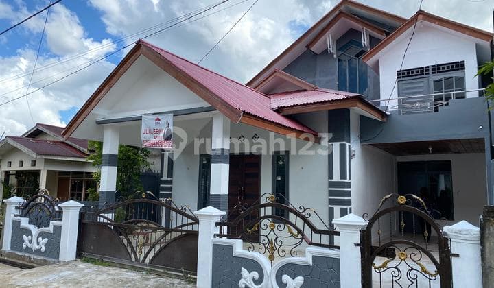 Dijual/Disewa Rumah Bernuansa Modern Non Furnished Dekat Swalayandi Jl.sungai Raya Dalam