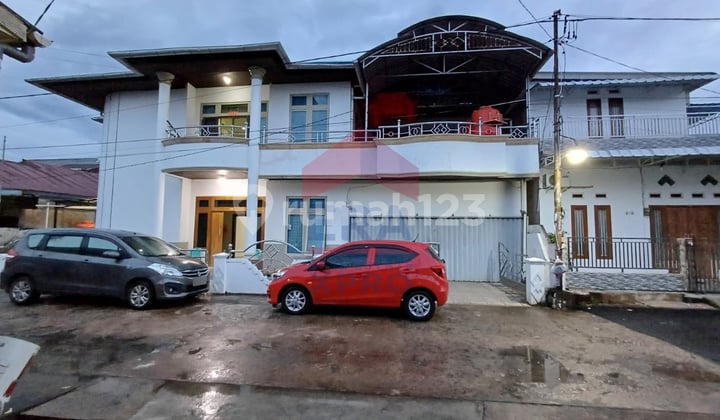 Rumah 2 Lantai Kondisi Terawat Dan Strategis di Sungai Raya Dalam