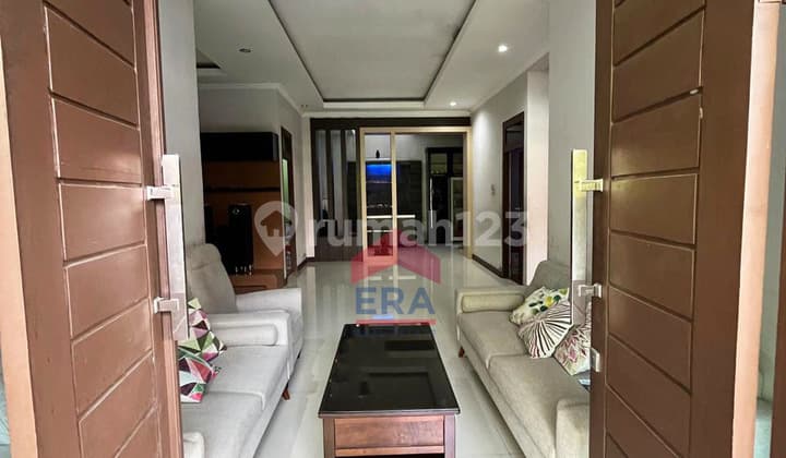 Well-Maintained and Move-In Ready 4-Bedroom House in Ujung Pandang
