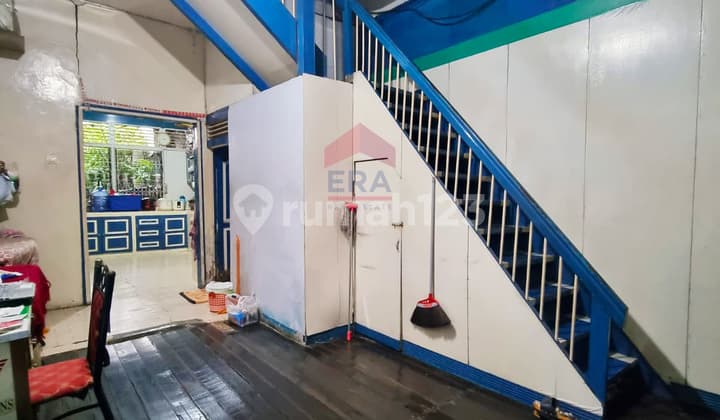 Ruko 2 Lantai dengan Kelebihan Tanah Panjang di Jl. Ketapang, Pontianak