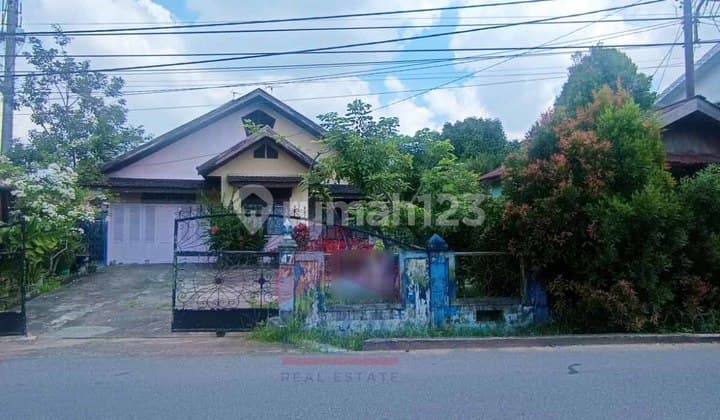 Tanah dan Bangunan Kawasan Ramai Cocok Usaha di Surya Pontianak Selatan