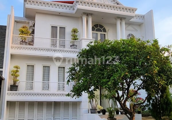 Rumah Konsep Classic Modern di Pakuwon Indah Full Furnish