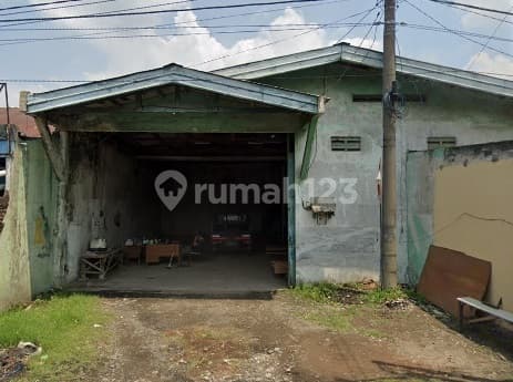 Gudang Siap Pakai di Raya Pandugo Sekitaran Padat Penduduk