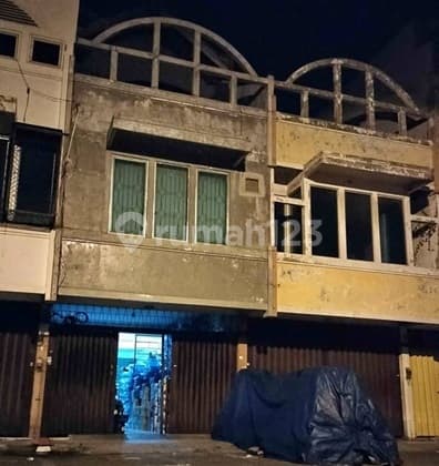 Ruko Araya 3 Lantai, Strategis Selangkah ke Merr, Dekat Pusat Perbelanjaan